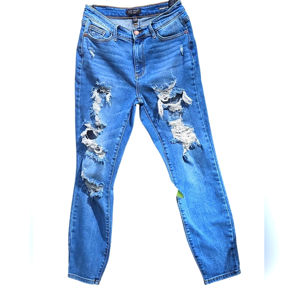 Judy Blue Boyfriend Fit Light Wash Distressed size 1-25